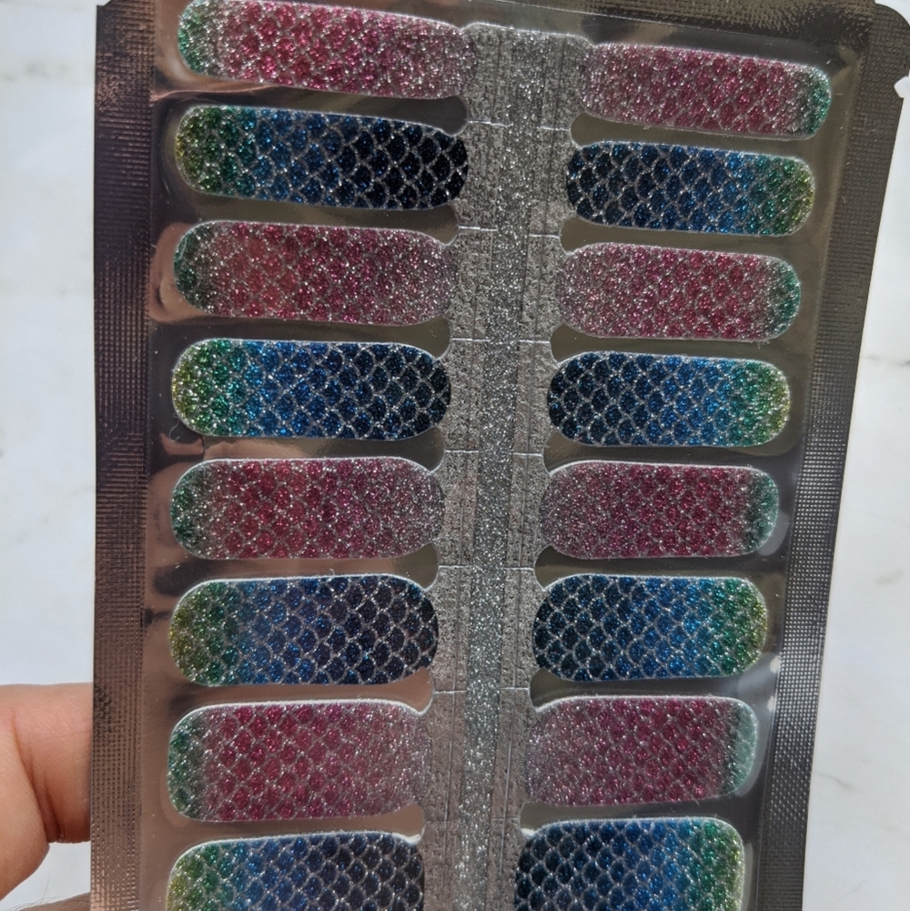 5 for $20 Nail Wrap - Mermaid Tail - Picture 2 of 8